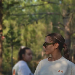 Χειροποίητο T-shirt με αυτιά “λούπυ” κεντημένο στο χέρι – Κανονική Γραμμή | λούπυ
